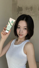 Load image into Gallery viewer, ROUND LAB Mugwort Calming Cleanser (5.07 fl.oz)