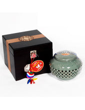 Load image into Gallery viewer, Jiri Mountain Tobong Honey Plus Red Ginseng 지리산 토봉꿀 플러스 홍삼(도자기)1.2kg
