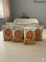Load image into Gallery viewer, [160g / 5.64oz] Freeze Dried Natto Beans Snack Coconut Flavor 20g ( 8Packs), Fermented Soybean Snack 코코넛 낫또 과자

