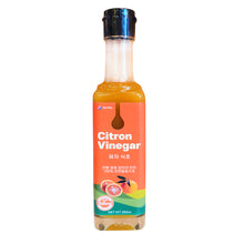 Load image into Gallery viewer, Omija Schisandra Berry Vinegar 250 ml + Citron Vinegar 250 ml
